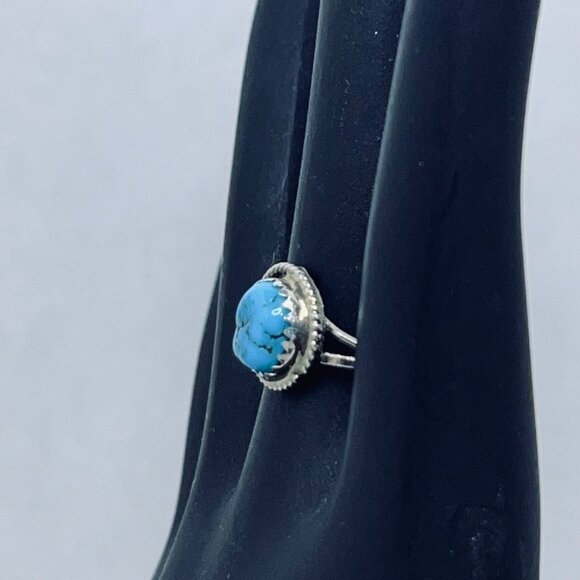 Silver Tone And Faux Turquois Statement Ring (R366) - Picture 3 of 7